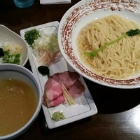 「【夏季数量限定】薬涼　潮つけそば　８５０円＋〆の冷や飯５０円」@麺や 虎徹の写真