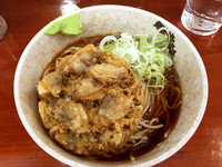 「あさりかき揚げそば・冷やし(430円)」@二葉の写真