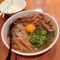 「肉そば大盛り＋生卵無料」@徳島中華そば 徳福 川崎モアーズ店の写真