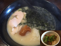 「岩のりしおらーめん700円、ミニチャーシュー丼100円」@ら麺 はちにの写真