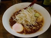 「ピリ辛納豆ラーメン890円＋ビール＆etc」@ラーメンアキラの写真