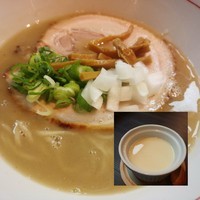 「あっさり白湯（ちょこっと煮干し）ハーフ（試作）」@柳麺 呉田-goden-の写真
