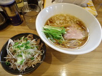 「季節限定『煮干し醬油麺(￥700)』」@麺屋 万年青の写真