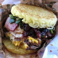 「ザ・ワークス バーガー 1,100円」@RAMEN BURGER TOKYOの写真