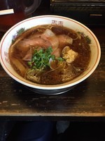「醤油」@麬にかけろ 中崎壱丁 中崎商店會1-6-18号ラーメンの写真