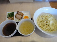 「【平日・期間限定】赤城鳥と鰹の利きつけ麺」@麺＆cafe Coi.Coi.の写真