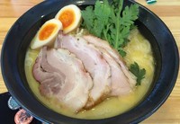 「こってり塩らーめん＋味玉（￥720＋￥100）」@鶏らーめん  極楽鳥の写真
