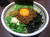 「元祖台湾まぜそば ７８０円 ※麺少なめで海苔２枚サービス」@麺屋はなび 新宿店の写真