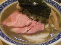 「【火曜限定】煮干醤油蕎麦＋特製　７００円＋２５０円」@くり山の写真