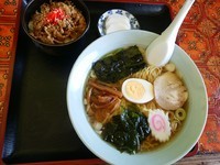 「ラーメンミニ豚丼セット780円」@オニオン食堂の写真