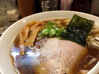 「煮干しらーめん（醤油）中盛」@つけめん油そば 五丁目煮干しの写真