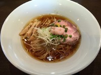 「虎徹そば～奥久慈しゃも・黒さつま鶏ver.～醤油・細麺 750円」@麺や 虎徹の写真