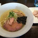 あさり出汁地鶏そば塩・平打ち麺 750円
