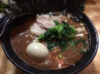 「のり半熟玉子 ラーメン中＋ライス食べ放題」@横浜家系らーめん 武道家の写真