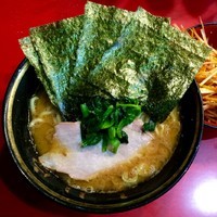 「ラーメン660円+辛みそあえ100円」@家系総本山 ラーメン吉村家の写真