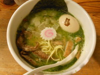 「中華そバジル＋半熟味付け玉子」@鶏の穴の写真