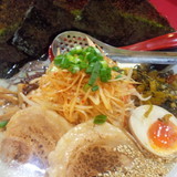 白ラーメン贅沢全部のせ