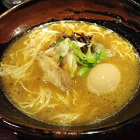 「鶏白湯醤油+味玉」@鶏そば なんきち 東京店の写真