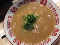 「素ラーメン 粉落とし＋替玉（バリカタちょい固め）」@豚骨バリカタ 新日本ラーメンの写真