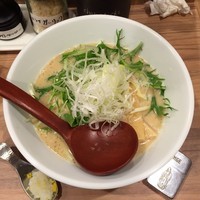 「築地直送北海道産 帆立白湯らぁめん(貝柱なし)」@旨美麺 築一の写真