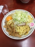 「油そば➕大盛➕ねぎ➕生卵」@珍々亭の写真