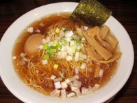 「夜鳴きそば　600円＋無料の味玉」@魁 肉盛りつけ麺 六代目けいすけの写真