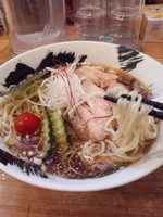 「〖期間限定〗冷やしらーめん（黒）750円+肉増し150円」@麺屋 けくぅの写真