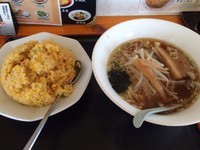 「醤油ラーメン＋炒飯＋ソフトドリンク２杯サービス＠６５０円」@台湾料理 福福 山梨韮崎店の写真