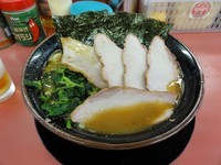 「大盛チャーシュー麵　バラ20円　ビール2杯」@王道家の写真