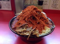 「ミニ辛いラーメンかためヤサイとうがらしシビレしょうがタマネギ鶏ほ」@麺屋 桐龍の写真