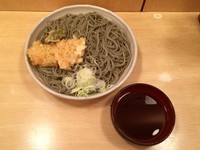 「イカ天そば・冷やし(470円)」@越後十日町そばと地酒の店 がんぎ 新川一丁目店の写真