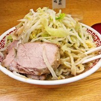 「小ラーメン（野菜/ニンニク/アブラ）+生卵　750円」@ラーメン二郎 環七新新代田店の写真