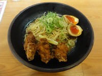 「唐揚げ冷麺」@博多ラーメン げんこつ 豊中南店の写真
