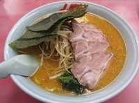 「特製味噌ネギチャーシュー麺（１０７０円）＋大盛」@ラーメン山岡家 八千代店の写真