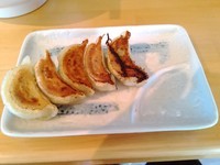 「一口餃子（5個）」@麺屋 武虎 宜野湾店の写真