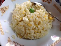 「ラーメンと半チャーハン（ランチ）」@中華家庭料理 新蕾軒の写真