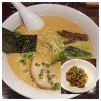 「【春季限定】ゴマらは＋あぶらはの挽き肉＋フツカラ」@ラハメン ヤマンの写真