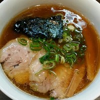 「醤油らぁめん  830円」@支那そばや 本店の写真