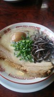 「豚骨ラーメン替え玉×2すべて針金」@中華そば専門 めんやいただきの写真