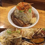 背脂にんにく辛ソバ 750円