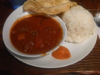 「マトンとポテトのカレー+ライス+バトゥーラ(850円)」@Dhaba Indiaの写真