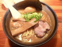 「らーめん（中盛、サービス味玉）　７８０円」@瞠 池袋店の写真