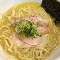 「烏骨鶏の濃厚白湯そば1000円限定専用〆ごはん150円」@麺や 福一の写真