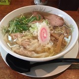 わんたんめん しお（700円）