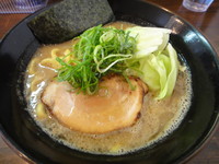 「豚骨醤油ラーメン」@麺屋えびすの写真
