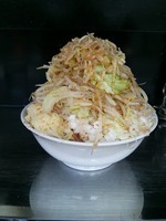 「まぜそば780円(タマネギニンニクマシマシ、他全マシ)」@らーめん虎丸 川口店の写真