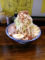 「ラーメン(特盛カタメ、カラメ以外マシマシ)」@ラーメンJAPAN 川口本店の写真