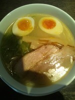「塩ラーメン（味玉トッピング）」@ラーメン HAMASAKUの写真
