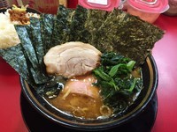 「ラーメン+のり+ライス+豚巻バラ」@家系ラーメン とらきち家の写真