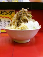 「ラーメン(ヤサイニンニクマシマシ、他全マシ)」@豚ラーメン 蕨店の写真